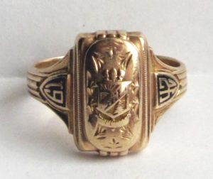 1942 class ring