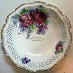 Heilwood Company Serving Bowl: "Christmas Greetings / The Heilwood Company / Heilwood, Pa."